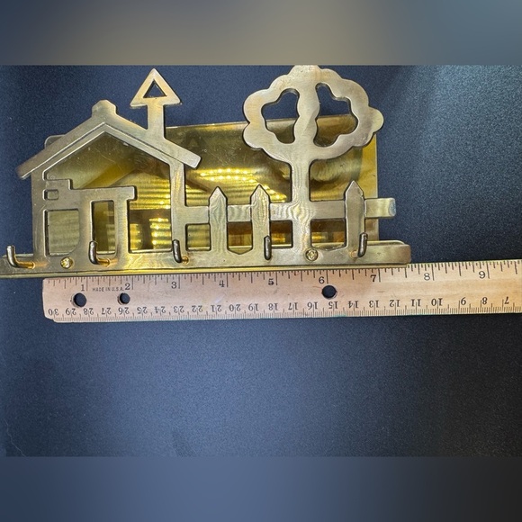 Vintage Brass Key Mail Holder House Tree Fence 5 Hook Hanging Cottage Core Brass - Picture 3 of 7